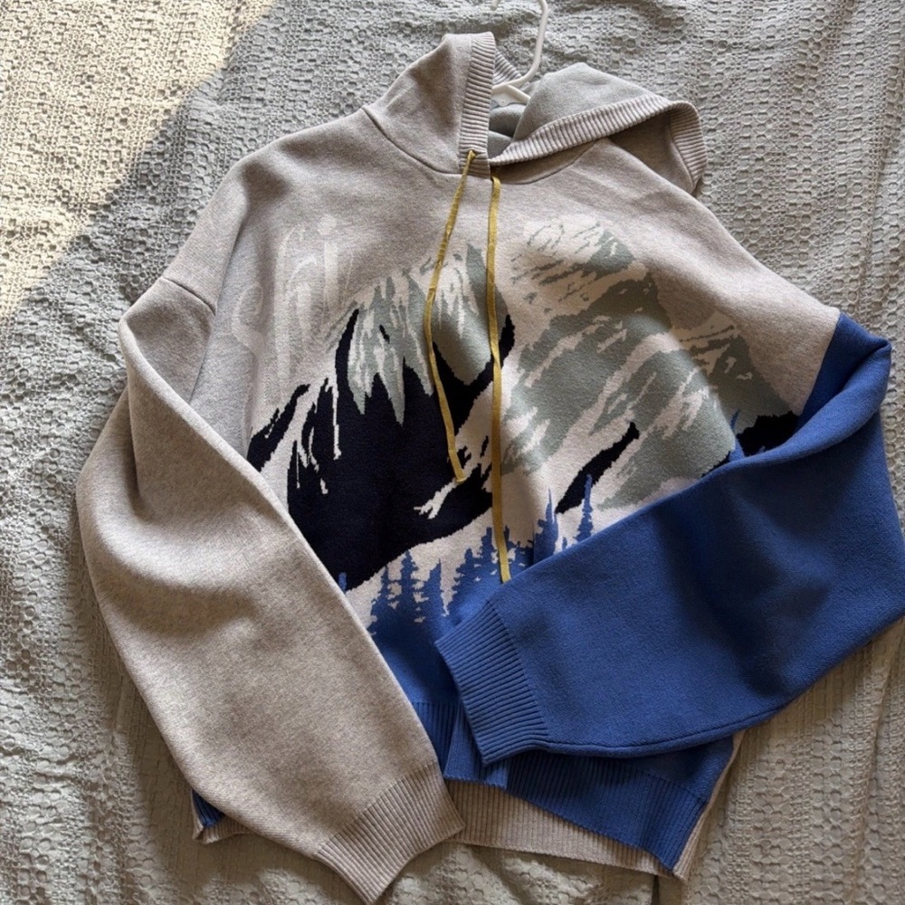 NWOT. Daily Practice Graphic Hoodie By Anthropology. Size M.